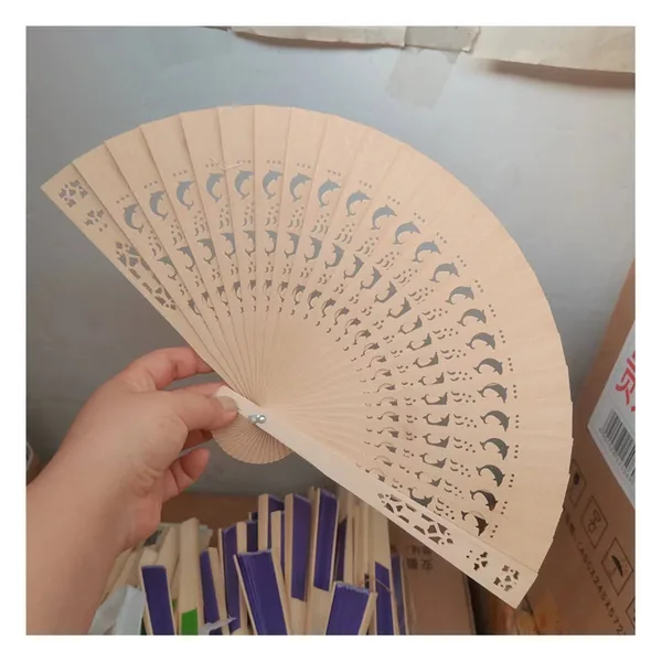 Ventaglio in legno traforato personalizzato, pale intagliate, grafica di stock 5