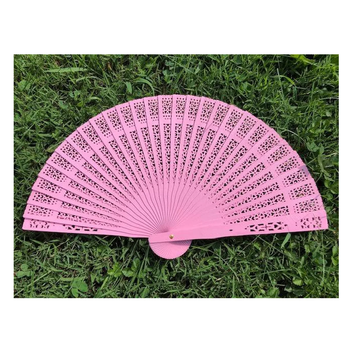 Ventaglio in sandalo personalizzato, rosa traforato, personalizzato con il tuo logo